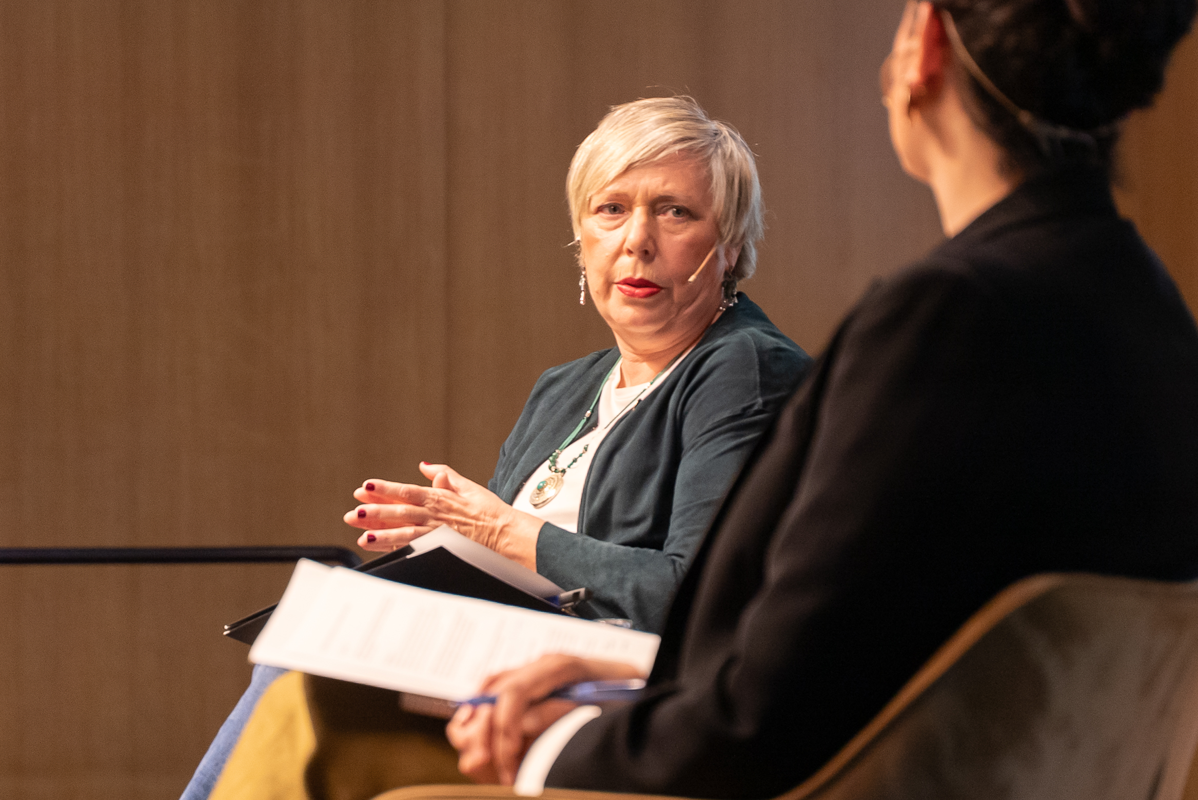 Carmen Vargas, primera rectora de la US, en la Fundación Cajasol