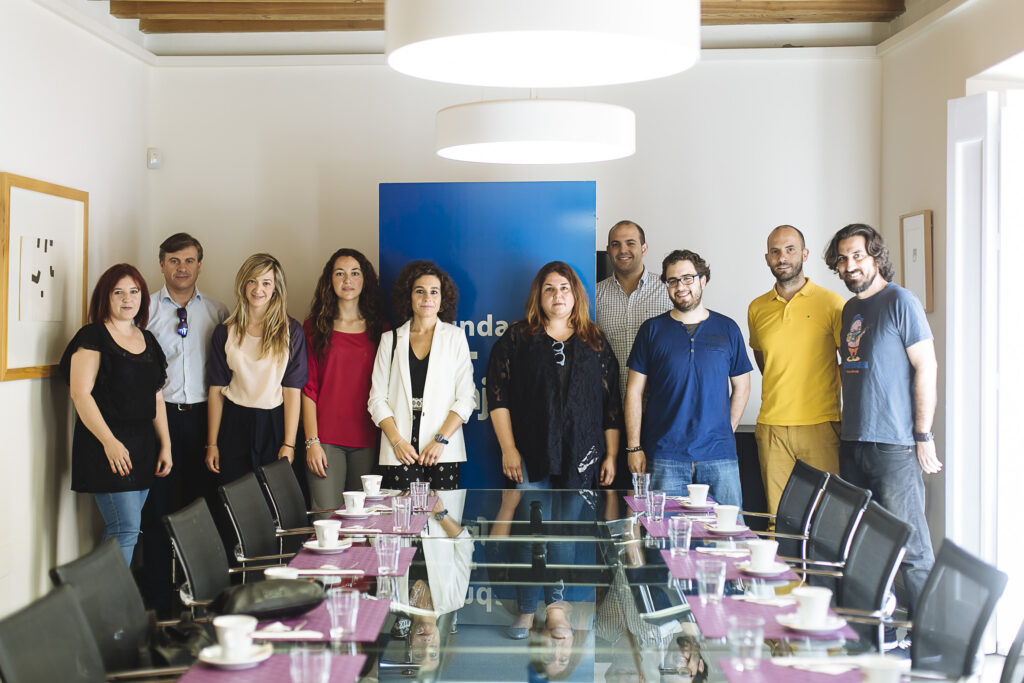 Periodistas becados por la Fundación Cajasol ponen en común su experiencia formativa con emprendedores