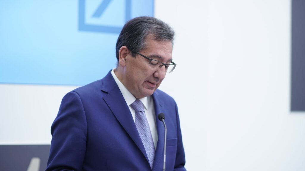 Antonio Pulido, durante su intervención en el Club de Directivos Andalucía con Hilario Albarracín