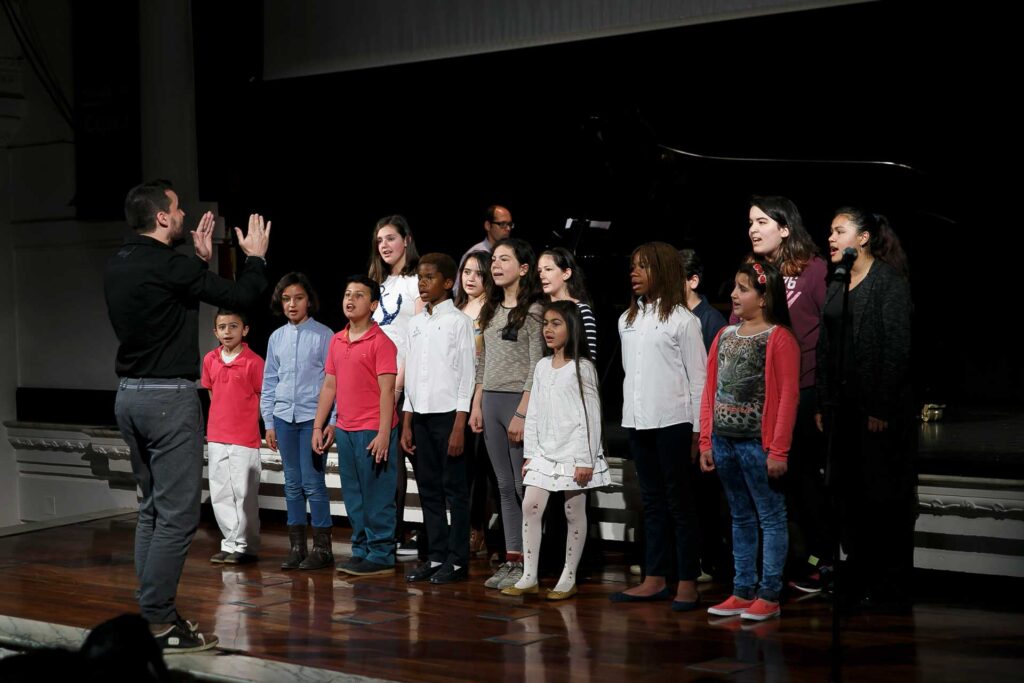 ‘El Barbero en familia’ descubre un trocito del mundo de la Ópera en primera persona desde la Fundación Cajasol