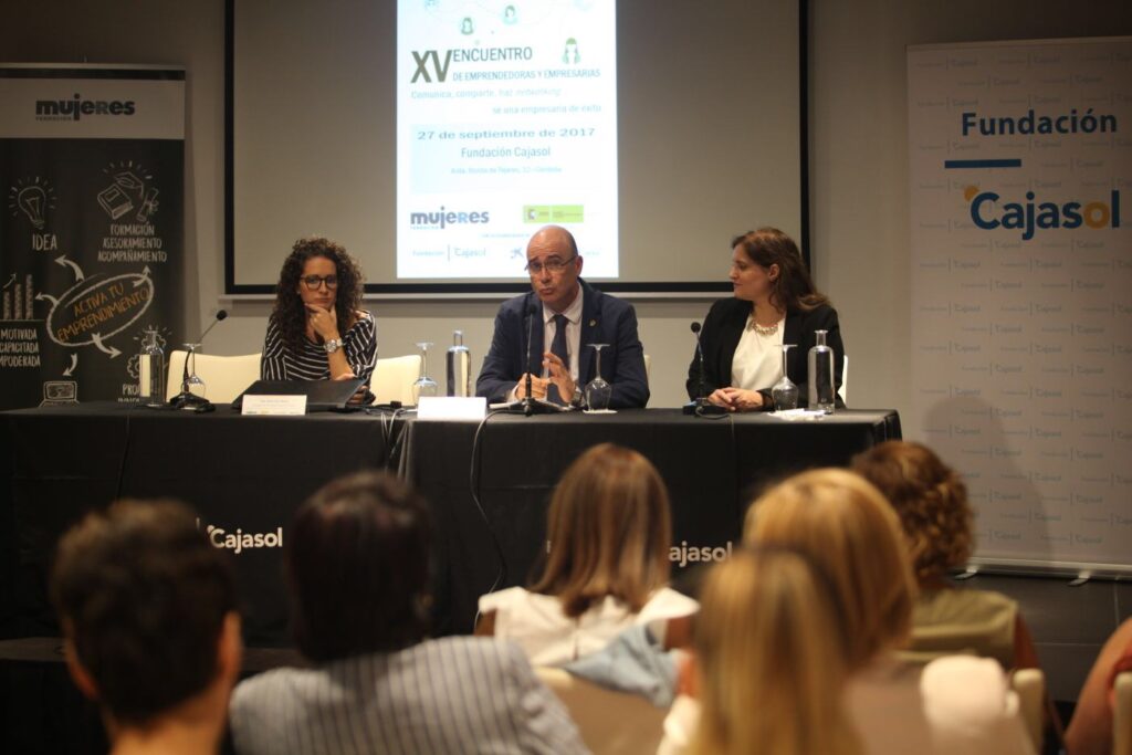 Encuentro para visibilizar negocios de emprendedoras y empresarias cordobesas en la Fundación Cajasol