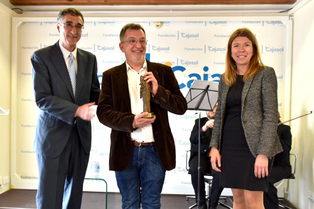 Entrega del II Premio Gota a Gota de la Fundación Cajasol en Cádiz al imaginario Luis Enrique González Rey