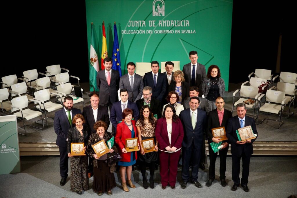 Entrega de Banderas de Andalucía de la provincia de Sevilla en la Fundación Cajasol