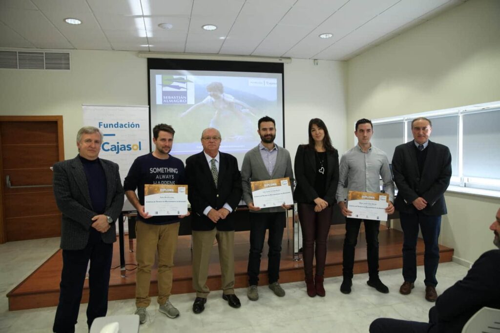 La Fundación Cajasol colabora con la Fundación Sebastián Almagro para destinar 10.000 euros en becas a la formación de jóvenes andaluces en el sector aeronáutico