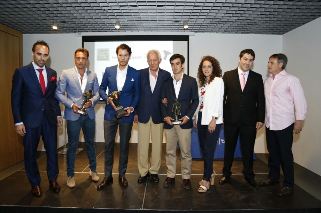 Entrega de los I Trofeos Taurinos ‘Feria de la Salud’ en la sede cordobesa de la Fundación Cajasol