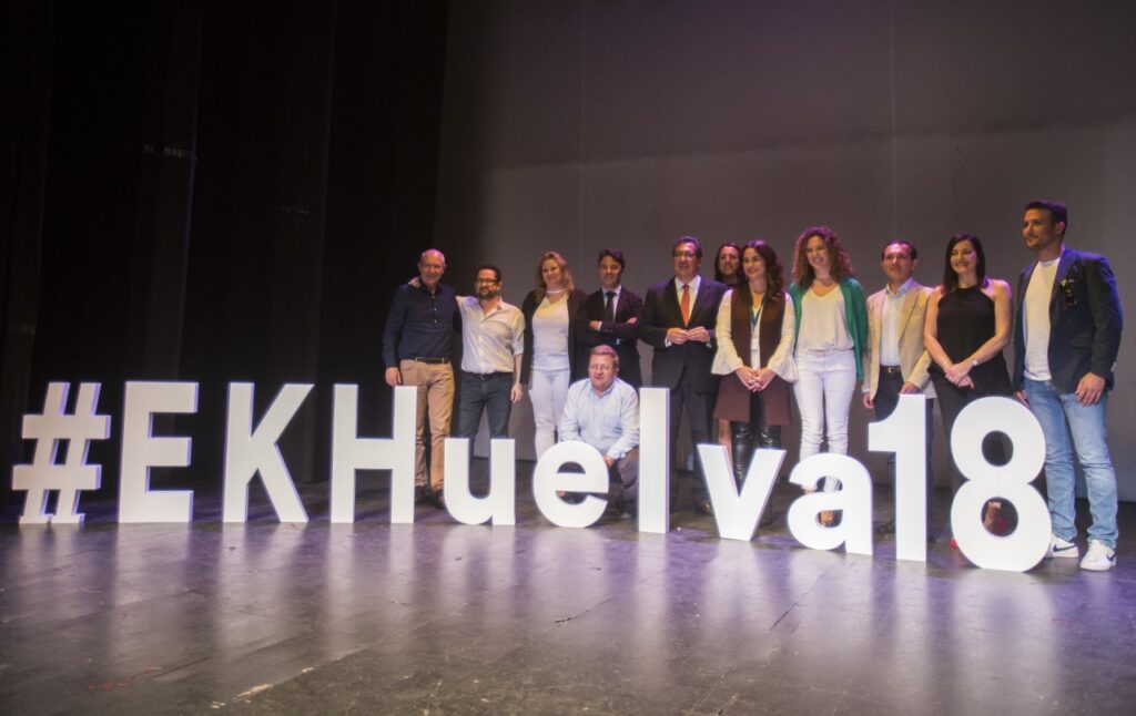 La Fundación Cajasol estrena el ‘Espacio Knowmads’ en Huelva y reúne a 500 personas para hablar sobre marca personal, emprendimiento y empleo
