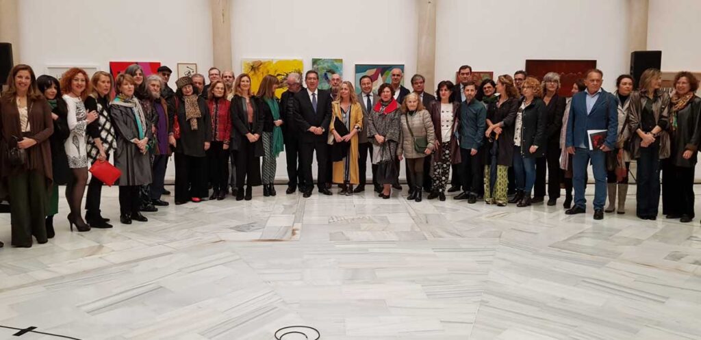 Exposición 'Artistas contra el Hambre' en el patio de la Fundación Cajasol en Sevilla
