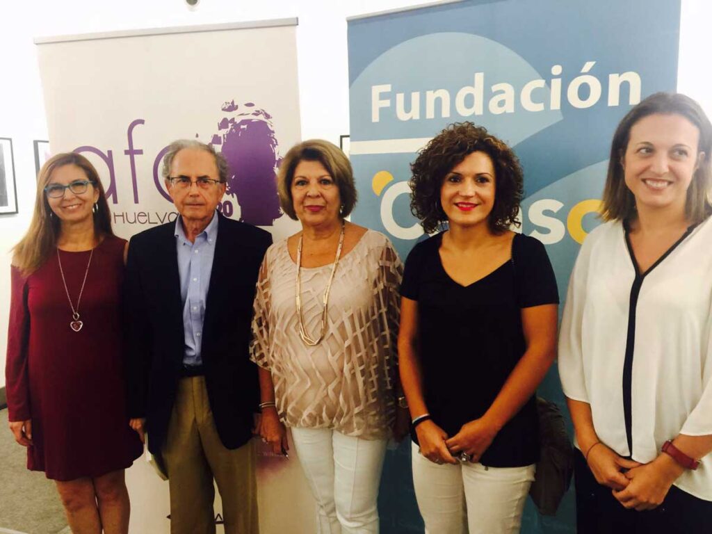 La muestra fotográfica ‘Frases que habitan en el olvido’ profundiza en las emociones de los enfermos de Alzheimer