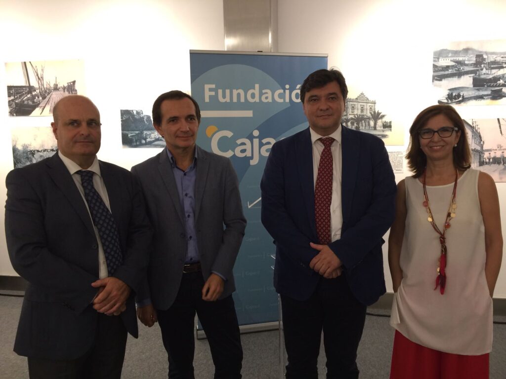 La Huelva romántica de finales del siglo XIX y principios del XX, a vista de postales en la Fundación Cajasol