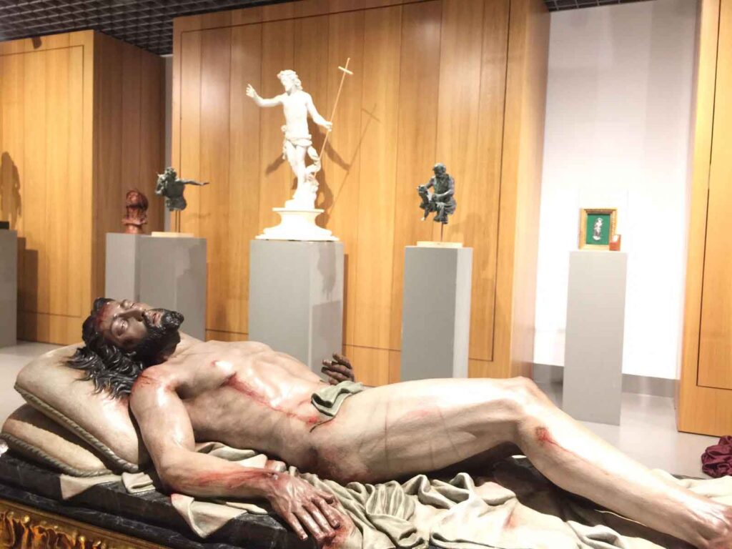 La Fundación Cajasol inaugura la exposición ‘Imagineros y Orfebres’ en Córdoba