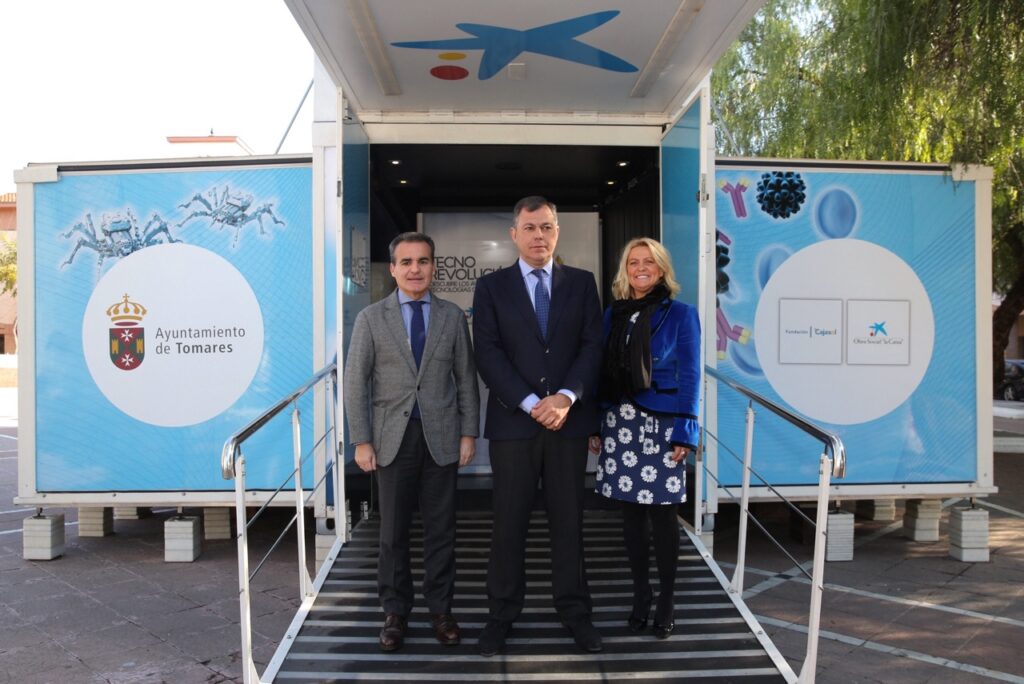 La exposición Tecnorevolución llega a Tomares impulsada por Fundación Cajasol y Obra Social 'la Caixa'