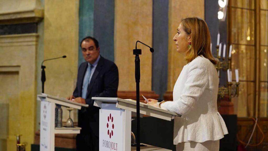 Conferencia coloquio de Ana Pastor, presidenta del Congreso de los Diputados, en el Foro Joly