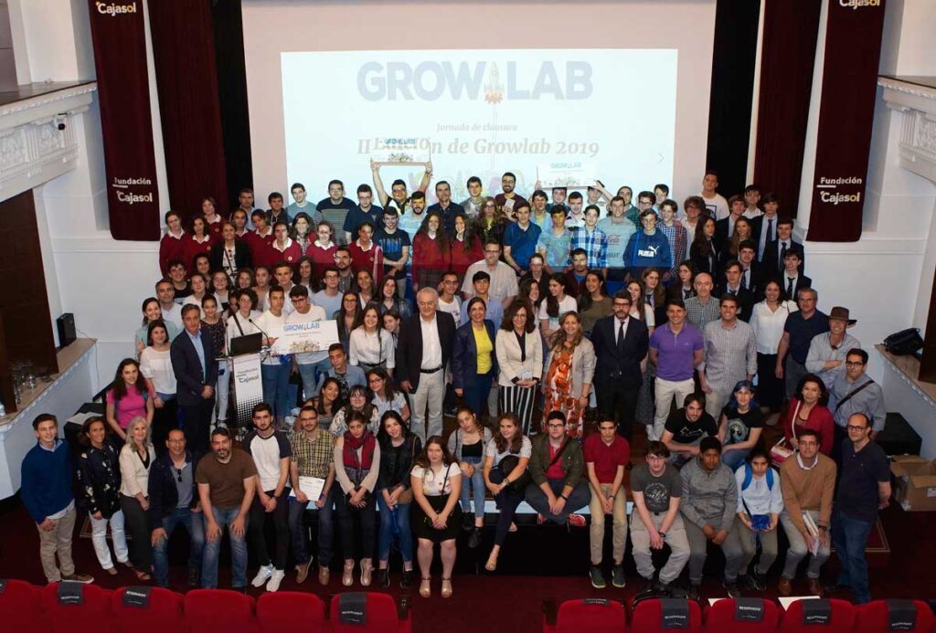 Foto de familia del II GrowLab de CESUR en la Fundación Cajasol