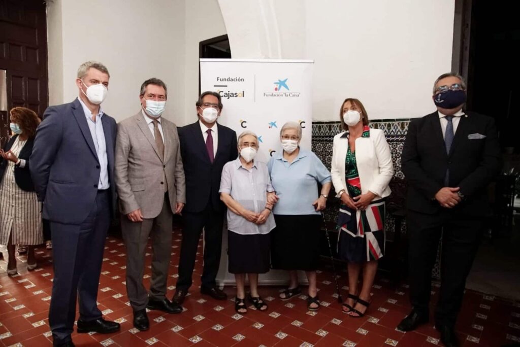 La Fundación Cajasol y la Fundación ‘la Caixa’ presentan el proyecto social y educativo con la Hermandad de la Hiniesta en Sevilla