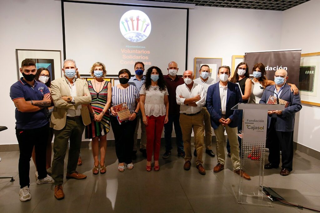 Homenaje a los voluntarios solidarios cordobeses en la Fundación Cajasol