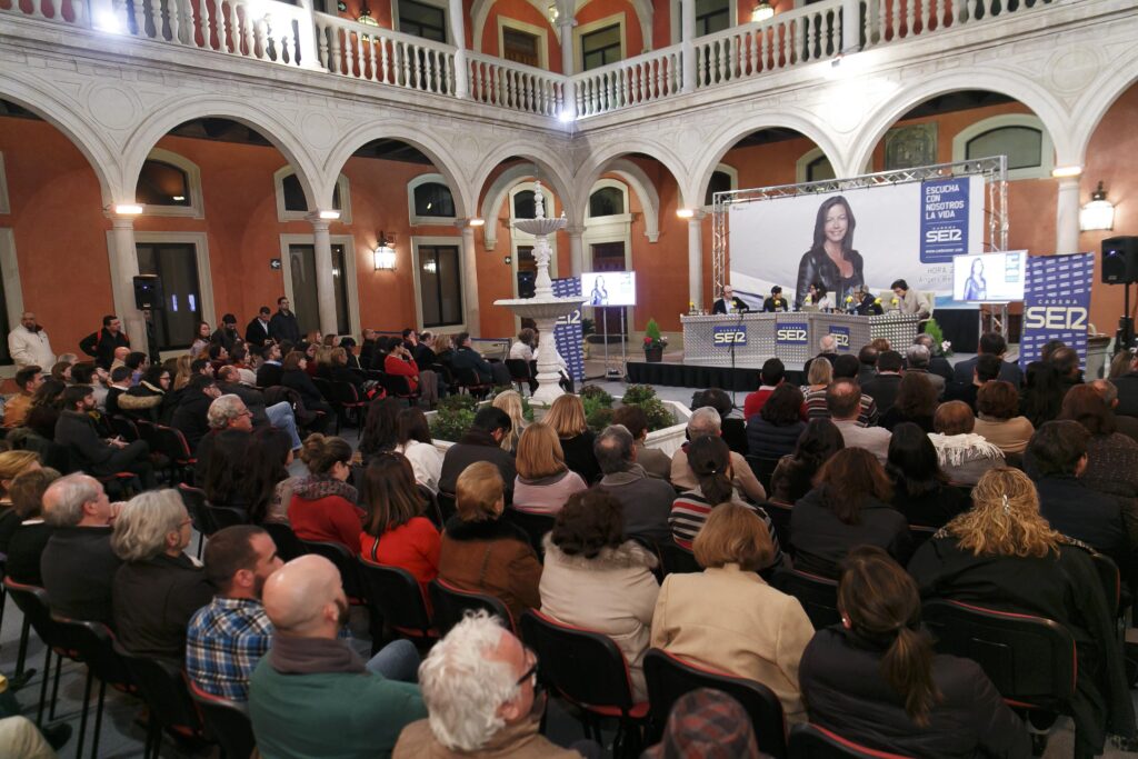 'Hora 25', desde la Fundación Cajasol en el 90 aniversario de Radio Sevilla