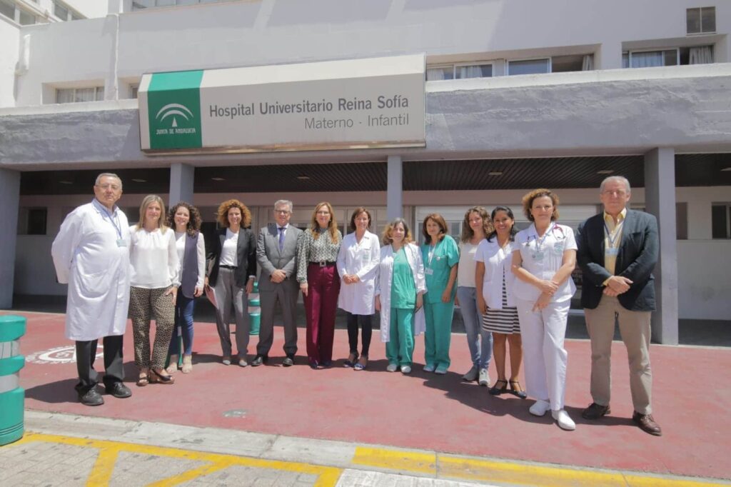 La Fundación Cajasol colabora en la implantación de un banco de donación de leche materna en el Hospital Reina Sofía de Córdoba