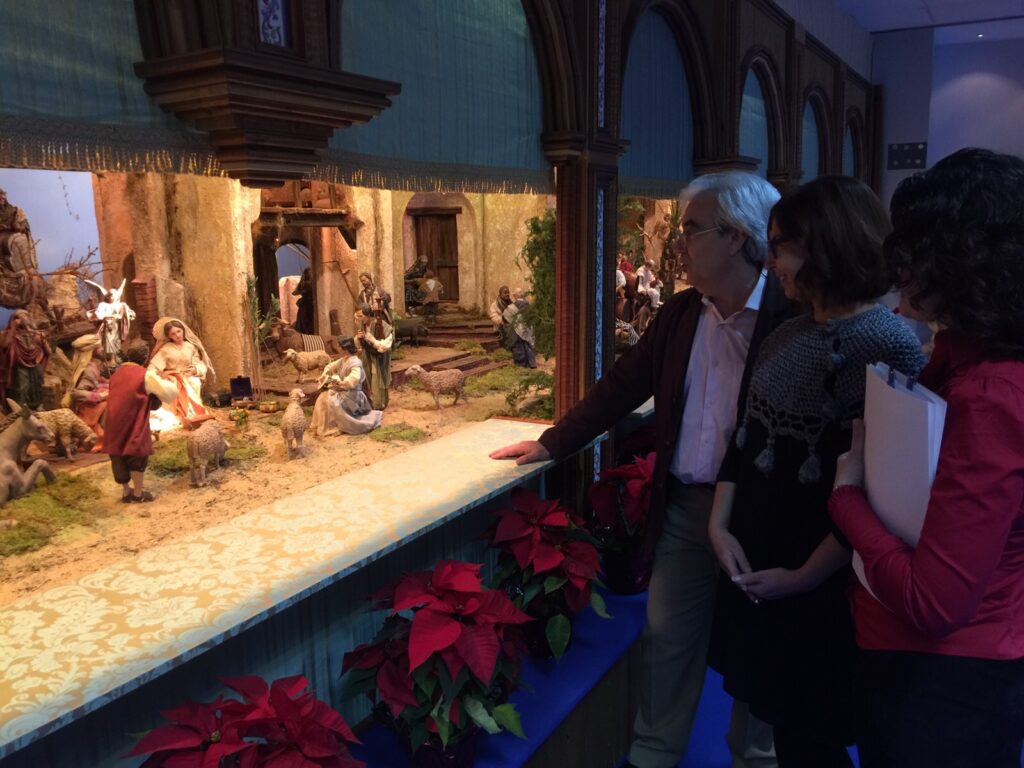 La Fundación Cajasol en Huelva inicia su amplio programa de actividades para la Navidad con la inauguración del Belén