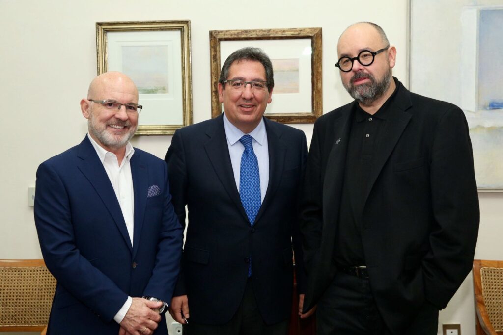 Carlos Ruíz Zafón presenta ‘El Laberinto de los Espíritus’ en la Fundación Cajasol