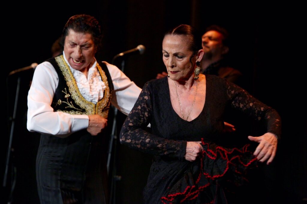 La figura toma relevancia en el 'Puro Flamenco' de Toni El Pelao y la Uchi en los Jueves Flamencos de la Fundación Cajasol