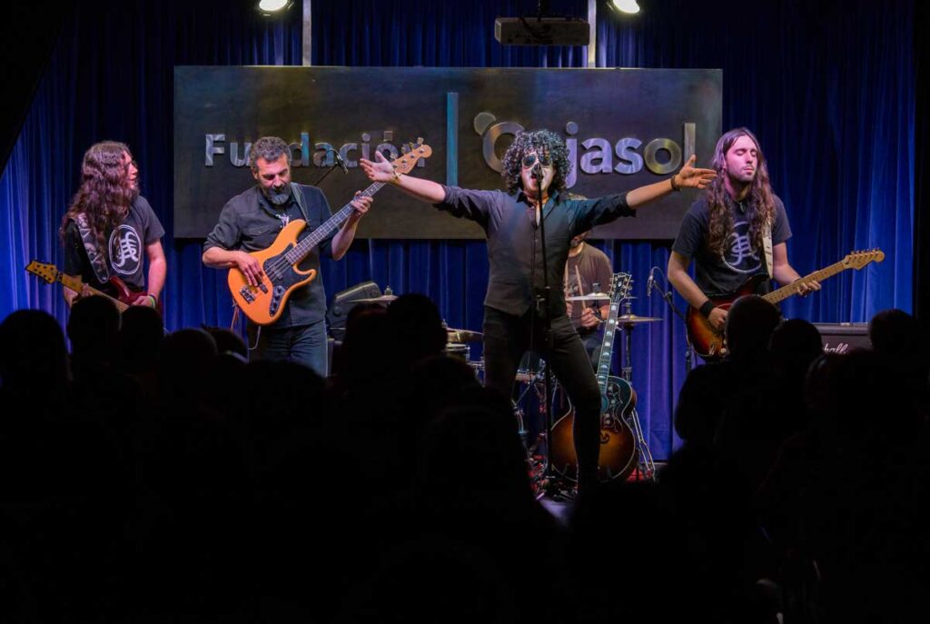 Tributo a Héroes del Silencio en los Jueves en la Cuarta de la Fundación Cajasol en Hueva