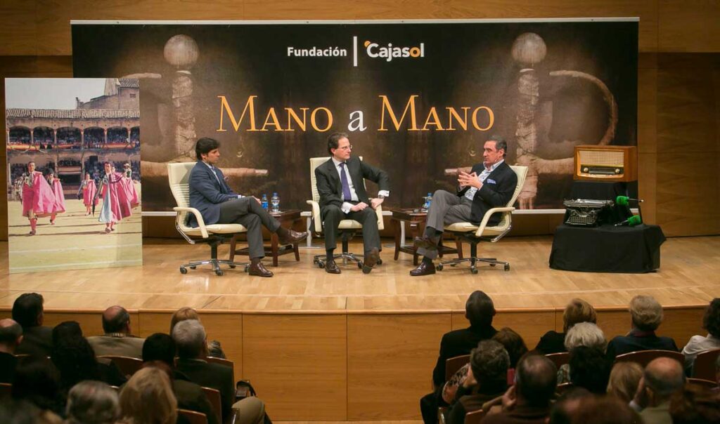 EN VÍDEO: La Fundación Cajasol recupera de forma virtual históricos encuentros de los ‘Mano a Mano’