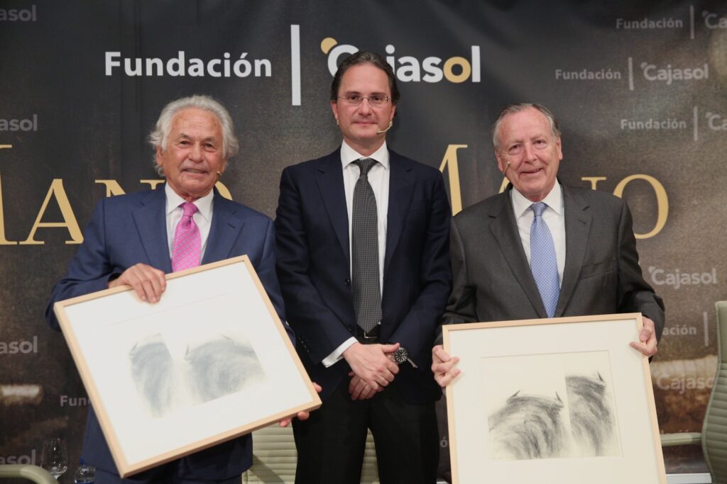 Palomo Linares y Álvarez del Manzano protagonizan el 31º Mano a Mano de la Fundación Cajasol: "La fiesta del toro está por encima de las ideologías políticas"