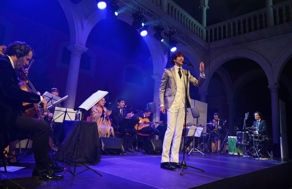 Actuación de Manuel Lombo en la Fundación Cajasol: Rocío cien por cien