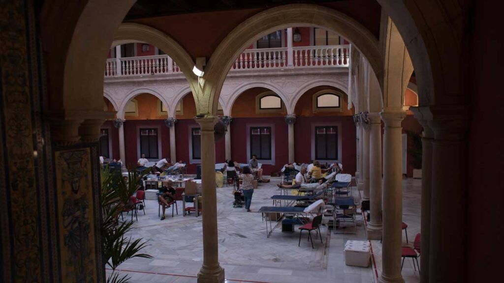 Maratón de donación de sangre en la sede de la Fundación Cajasol en Sevilla