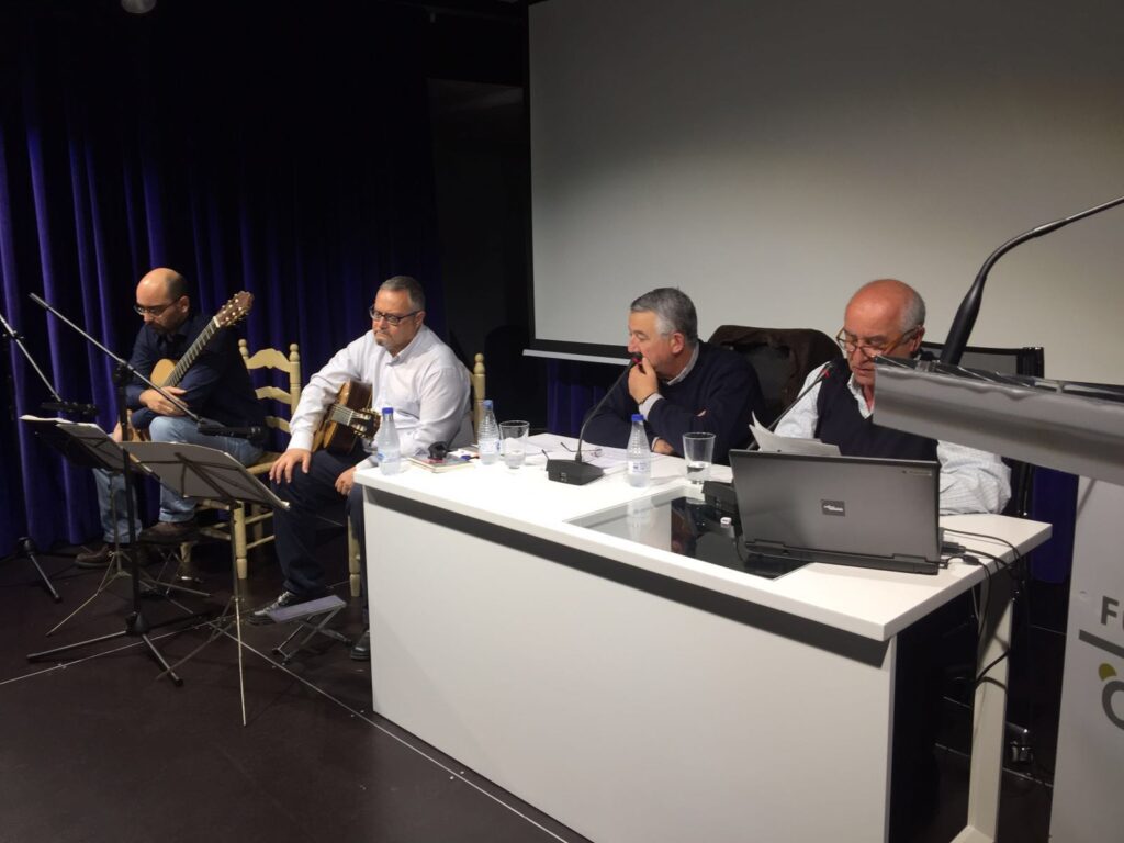 Pedro Javier Martín Pedrós presenta su poemario ‘Abriendo ventanas’ en la sede de la Fundación Cajasol en Huelva