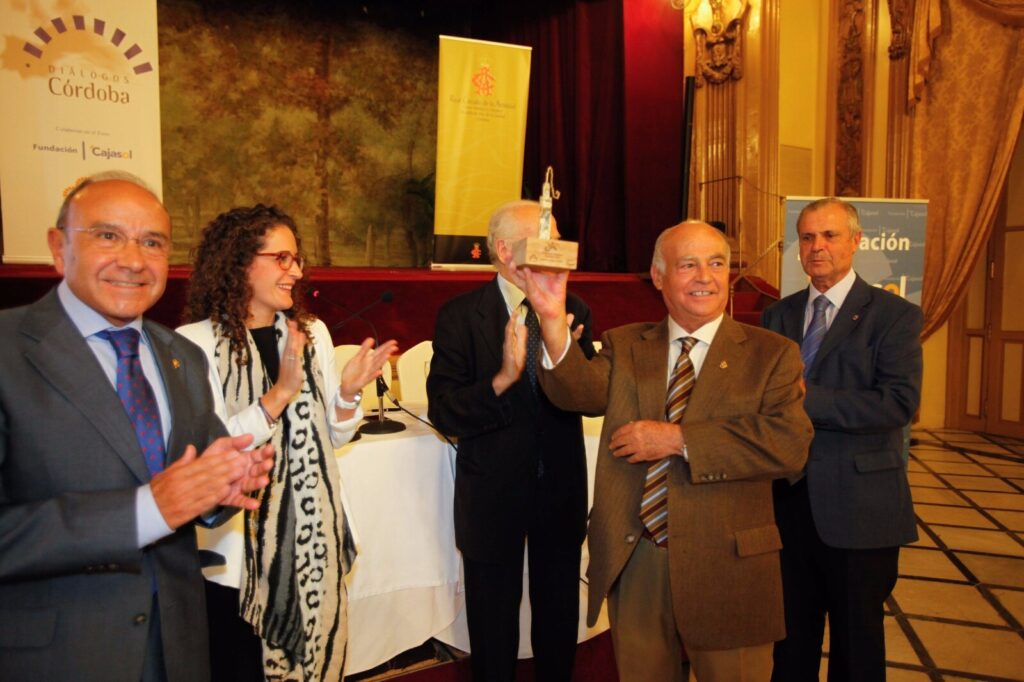 Fundación Cajasol y asociación Córdoba Nuevo Milenio entregan el II Premio ‘Diálogos Córdoba’