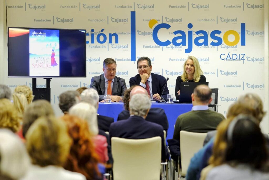 Fernando Estrella, Antonio Pulido y Almudena de Arteaga