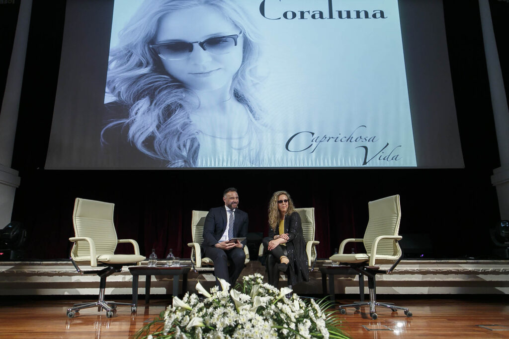 Coraluna presenta su segundo disco, ‘Caprichosa vida’, en la Fundación Cajasol