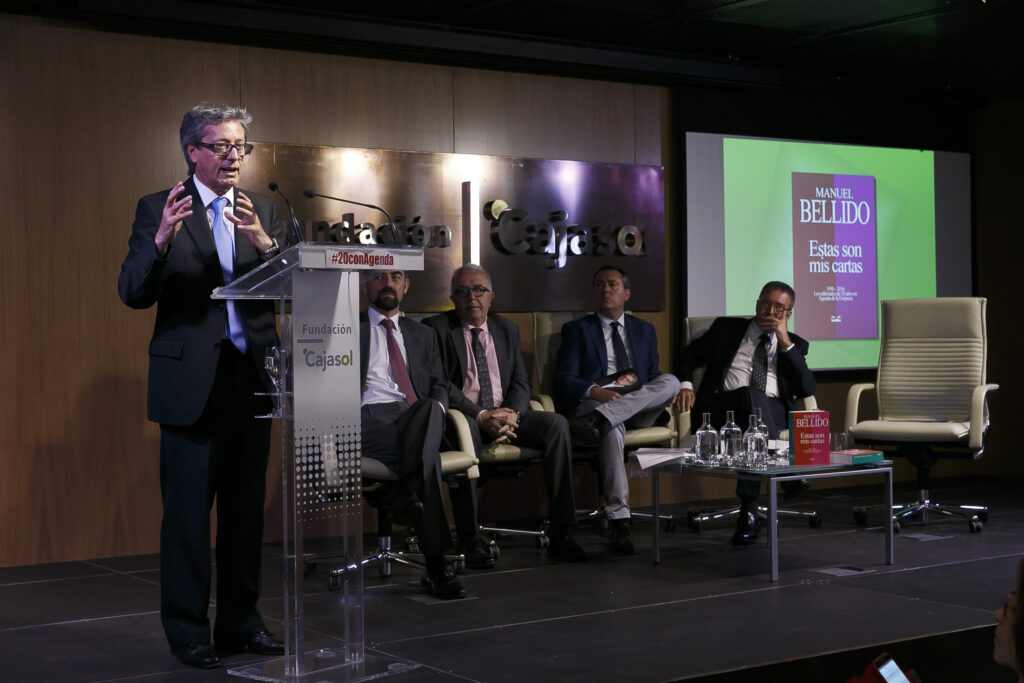 Presentación del libro ‘Estas son mis cartas’, de Manuel Bellido, en la Fundación Cajasol