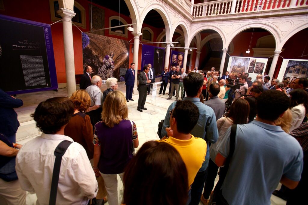 La Fundación Cajasol inaugura la exposición ‘La obra sevillana de Montañés en la fotografía de Fran Silva’