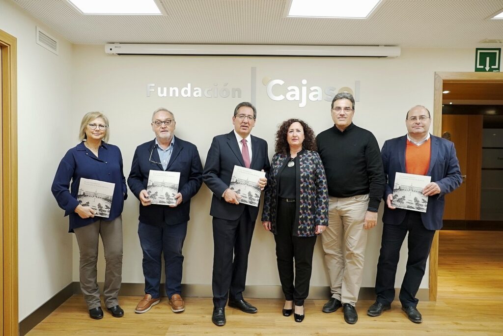 Presentación del libro ‘El Ayuntamiento y la Plaza Nueva de Sevilla’ en la Fundación Cajasol