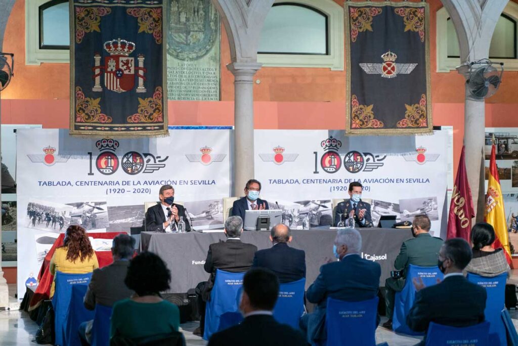 Presentación del libro ‘Tablada: la aviación y Sevilla’ en la Fundación Cajasol