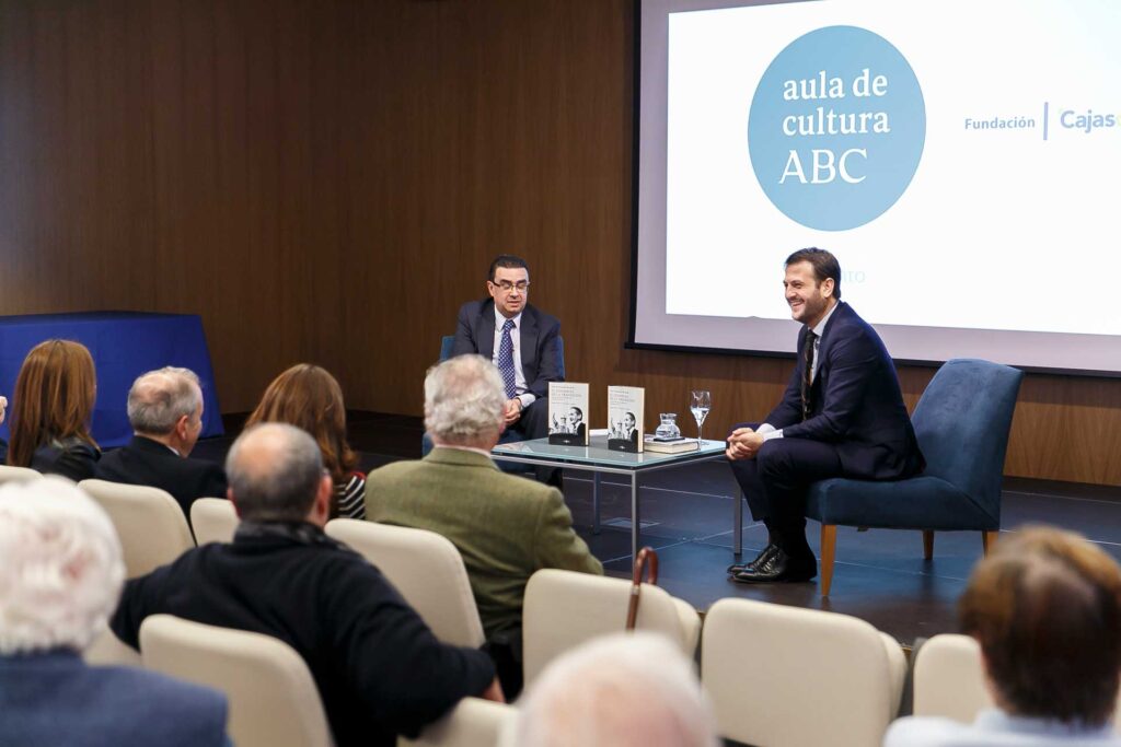 Juan Fernández-Miranda presenta su biografía de Torcuato Fernández-Miranda en la Fundación Cajasol