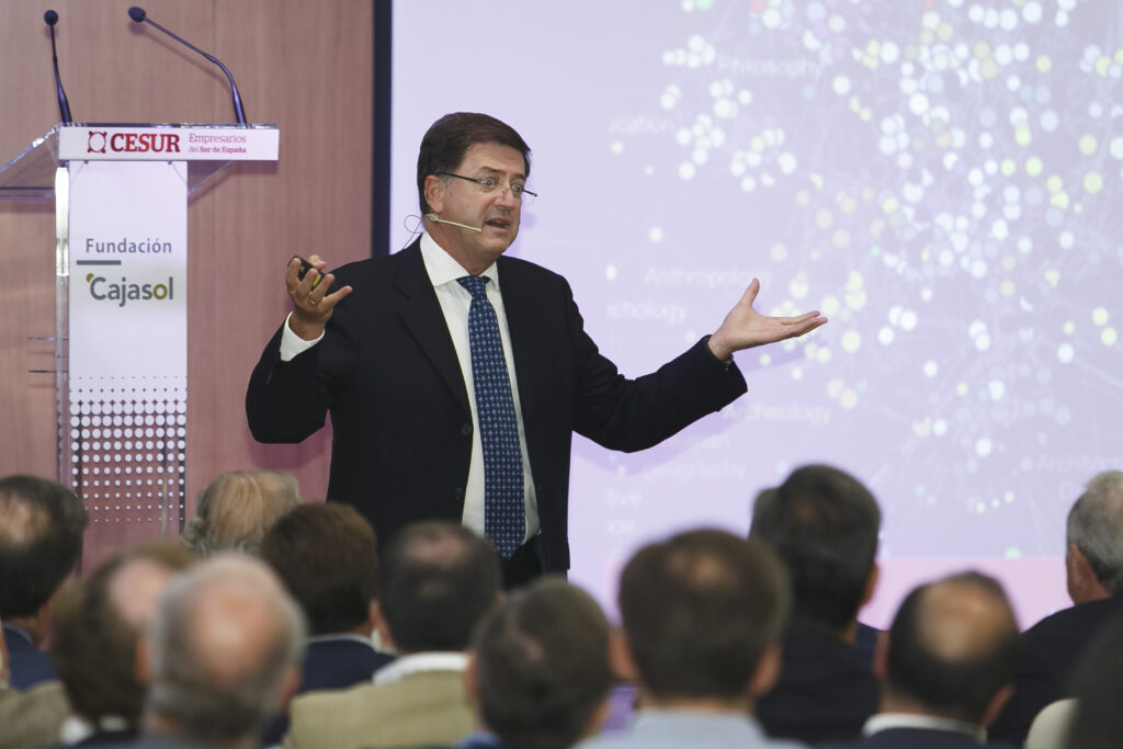 Presentación del libro 'Liderar para el bien común', de Luis María Huete, en la Fundación Cajasol