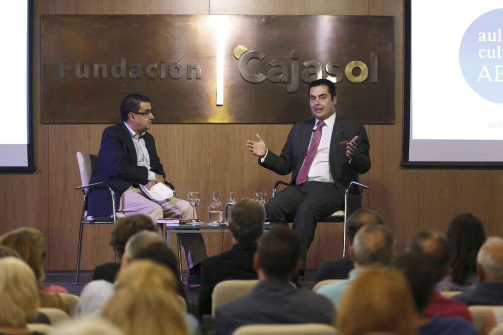 Presentación del libro ‘Los invencibles de América’ en el Aula de Cultura de ABC de Sevilla desde la Fundación Cajasol