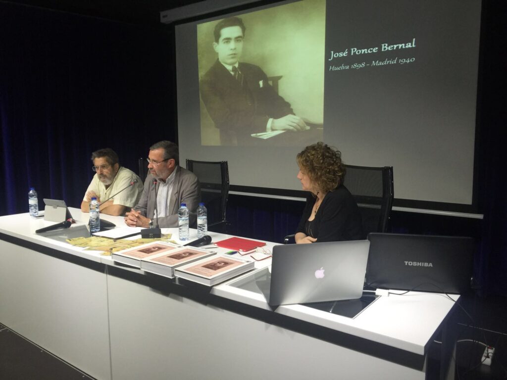 Felicidad Mendoza presenta su investigación sobre la vida y obra del periodista José Ponce Bernal