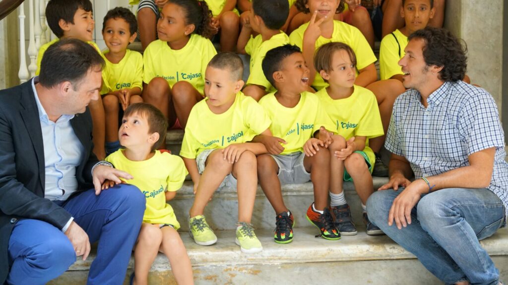 55 niños de Cádiz y Paterna de Rivera disfrutan de actividades, juegos y diversión en el ‘Sunset Campus’