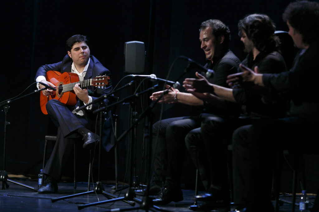 Éxito de Manuel Valencia en los Jueves Flamencos de la Fundación Cajasol