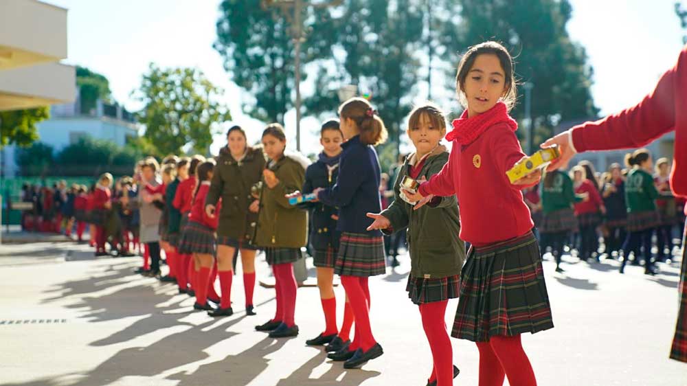 Recogida de alimentos para Andaluces Compartiendo 2017 en el colegio Grazalema