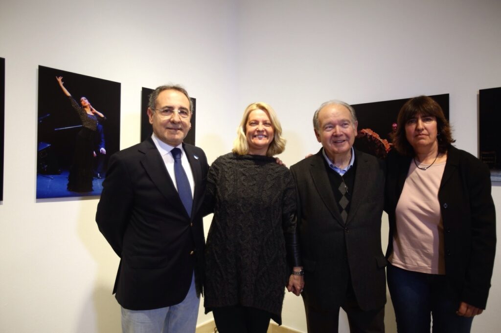 La exposición fotográfica 'Jueves a Compás', de Remedios Malvárez, en la sede de la Fundación Cajasol en Cádiz hasta el 20 de marzo