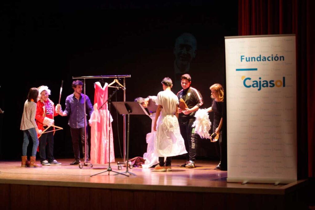 La compañía de teatro de Blanca Marsillach acerca la poesía del Siglo de Oro a los jóvenes cordobeses