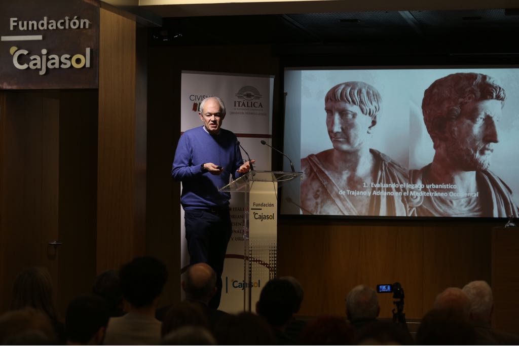 Conferencia de Simon Keay en la sede de la Fundación Cajasol en Sevilla