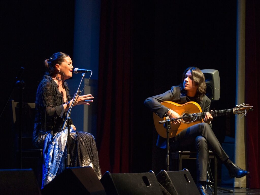 Sonia Miranda y José del Tomate, ritmo y naturalidad en los Jueves Flamencos con ‘Agua Dulce’