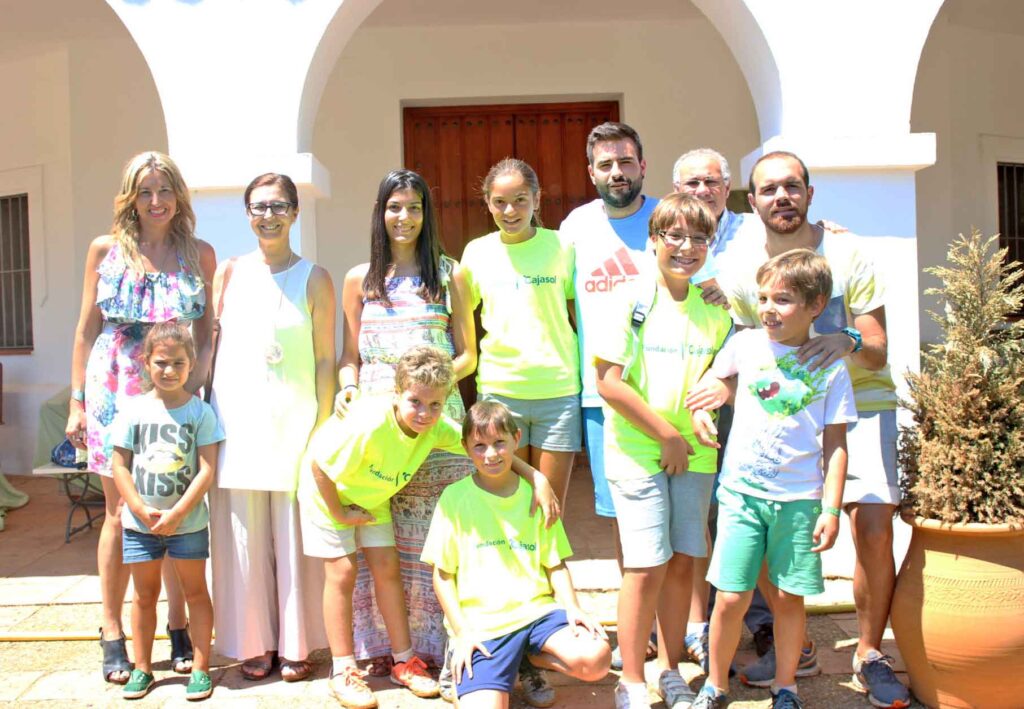 Divertido y lúdico día de convivencia de los jóvenes del Campamento Sunset Campus de Aroche en la finca ‘La Contienda’