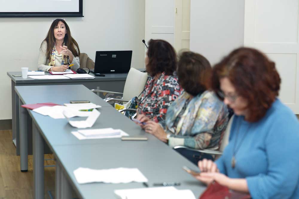 Claudia Capel imparte el taller 'Ars Poética' en la Fundación Cajasol